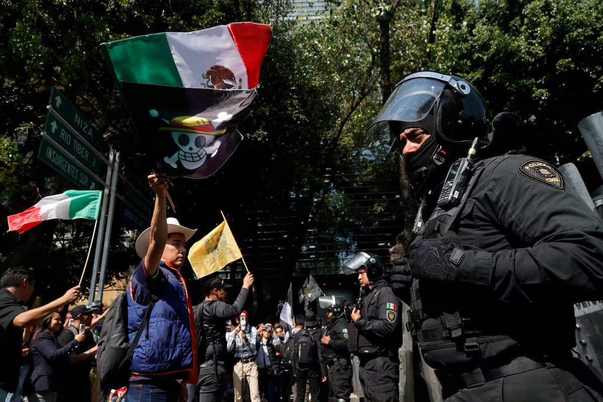 Mexico protest gallery image 1